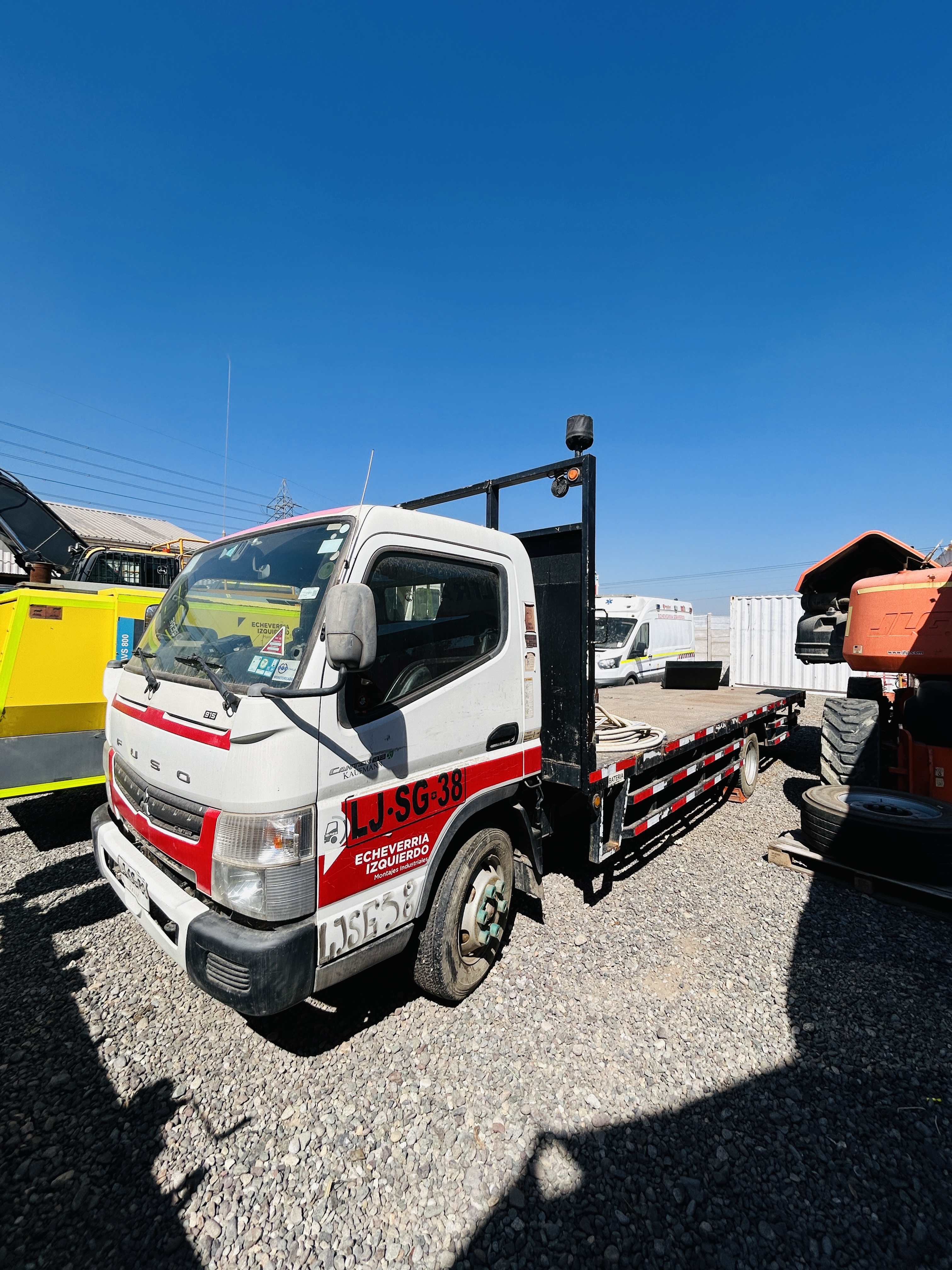 Camión plataforma Mitsubishi Fuso Canter 915 2019