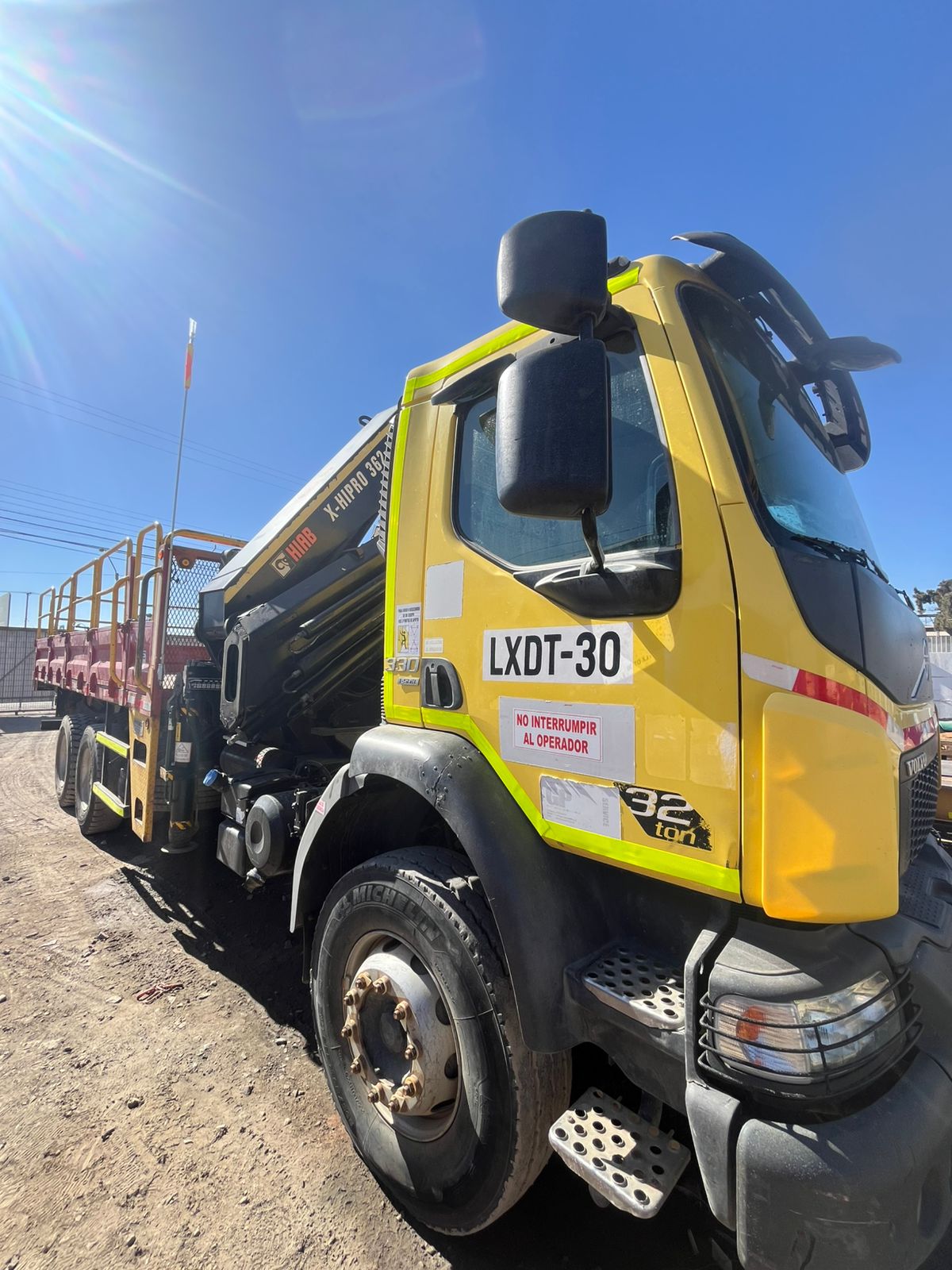 Camión Pluma Volvo VM330 6x4 HIAB X-HIPRO 362 EP-5 2020