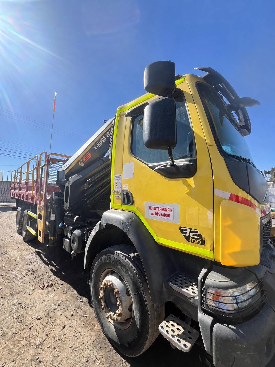 Camión Pluma Volvo VM330 6x4 HIAB X-HIPRO 362 EP-5 2020